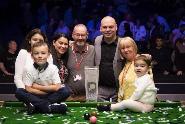 他们不仅要 他们不仅要