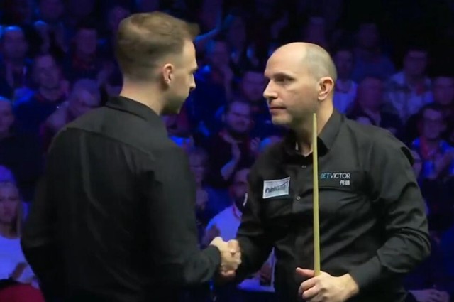 还是小卡在 还是小卡在