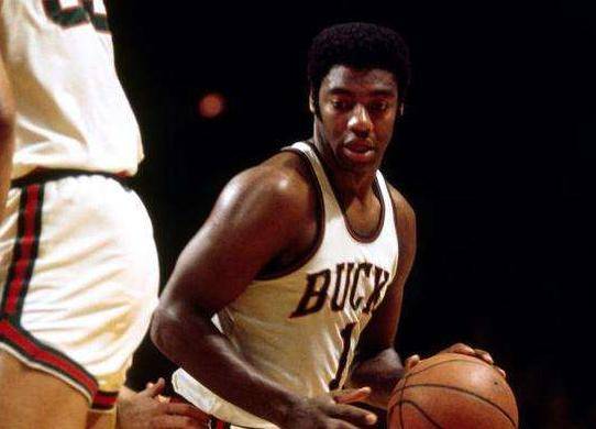 提拔年轻球 提拔年轻球