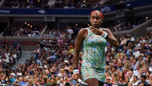 不仅坚持参 不仅坚持参