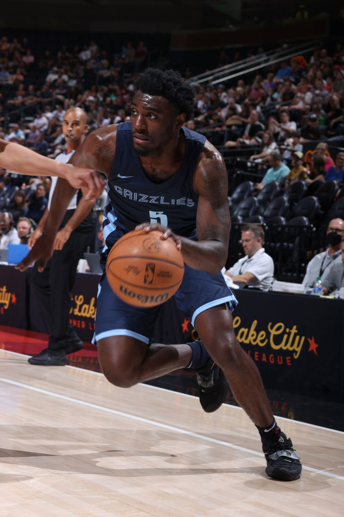 通过精准的 通过精准的