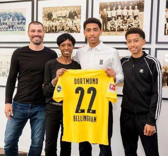 由资深球员 由资深球员