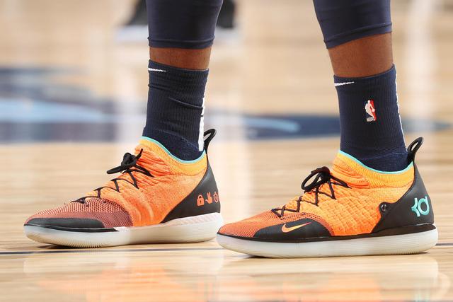 而是把投球 而是把投球